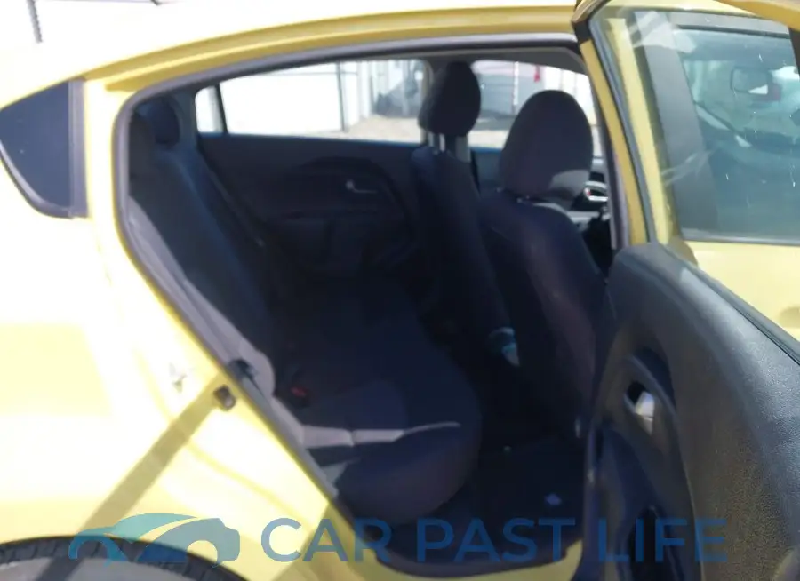 KNADM4A32G6681899# 8