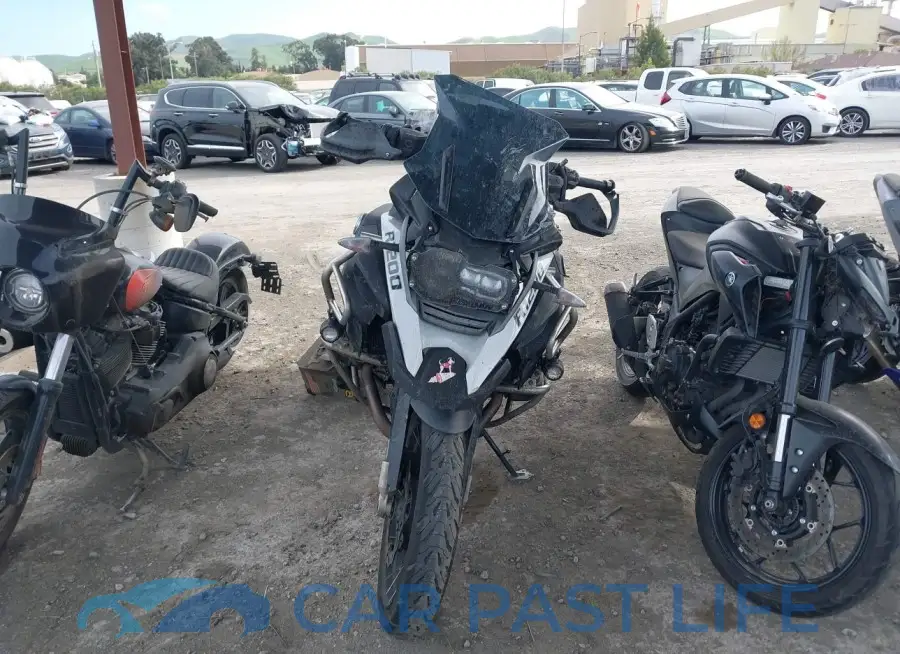 WB10A1203FZ097759# 5