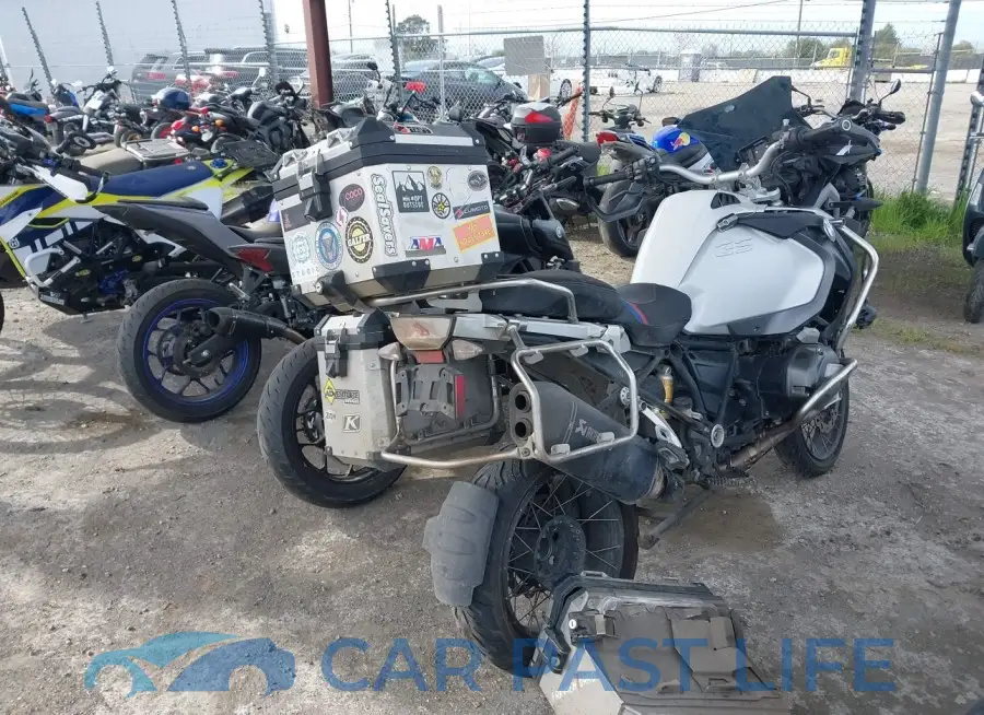 WB10A1203FZ097759# 4