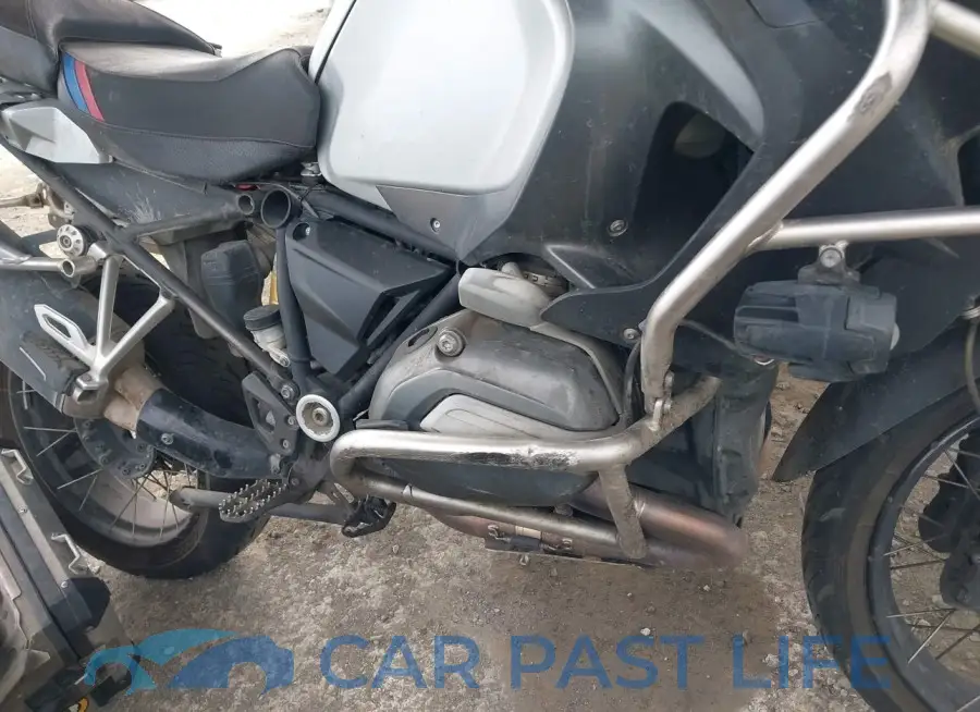 WB10A1203FZ097759# 8