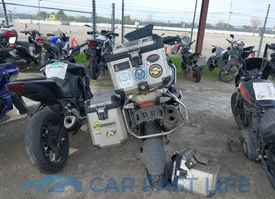 WB10A1203FZ097759# 6