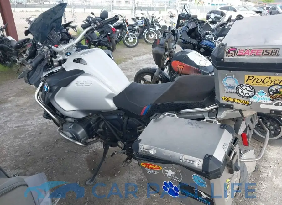 WB10A1203FZ097759# 13
