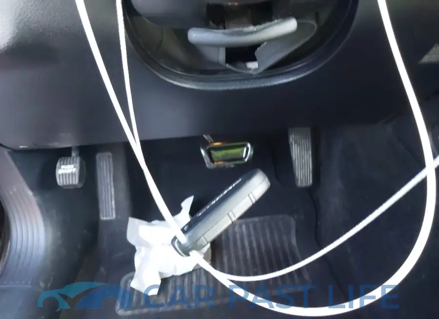 2C3CDZAG2FH701097# 11