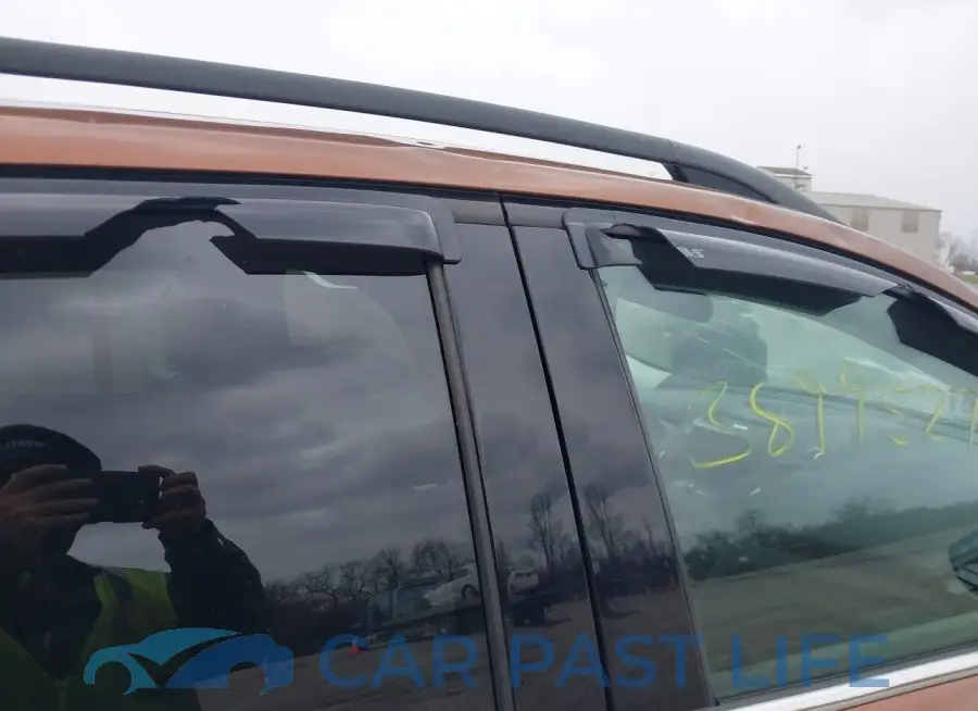 1FMCU0GD5HUD75408# 14