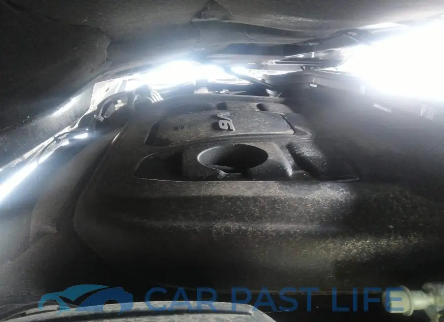 1C4RJFCG2KC558501# 10