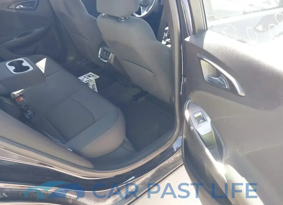 1G1ZD5ST5NF115674# 8