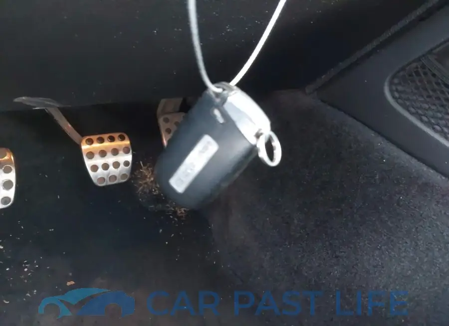 2C3CDZAT3FH728225# 11