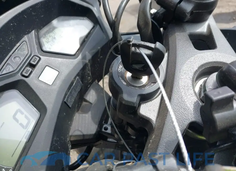 MLHRC7400E5001173# 11