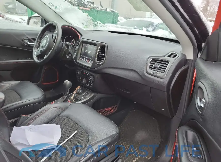 3C4NJDDB2JT320933# 5