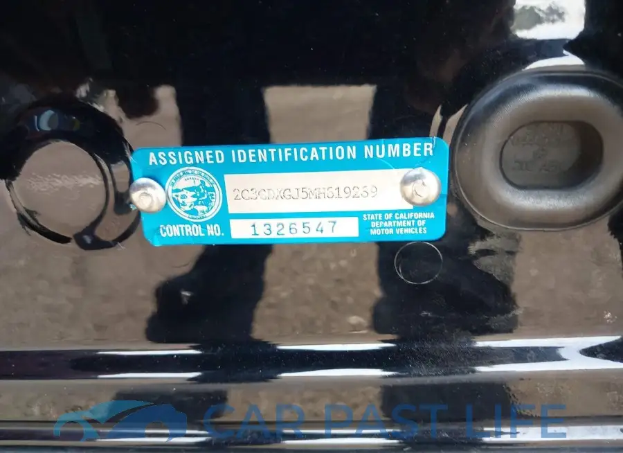 2C3CDXGJ5MH619269# 9