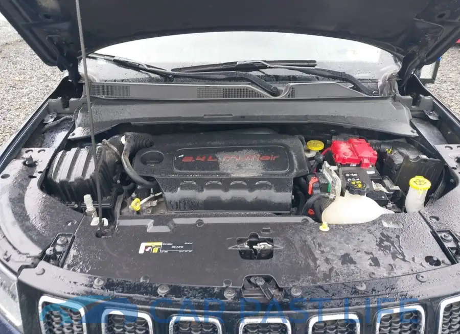 3C4NJDAB8MT521308# 10