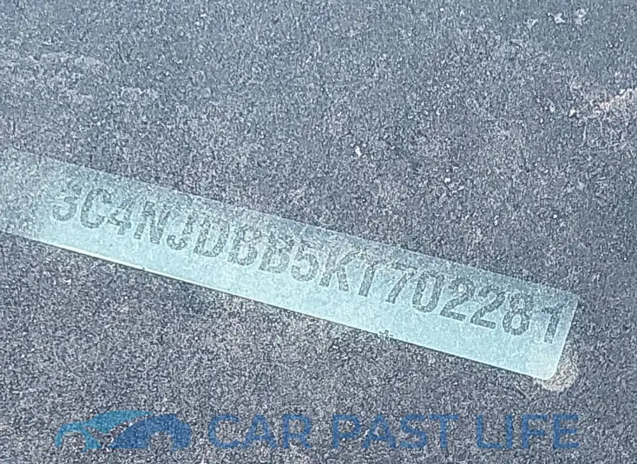 3C4NJDBB5KT702281# 20