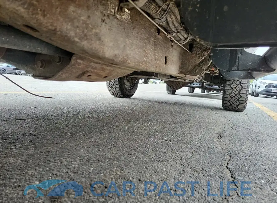 1GC2KUEG9JZ315120# 9