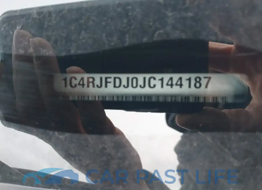 1C4RJFDJ0JC144187# 9