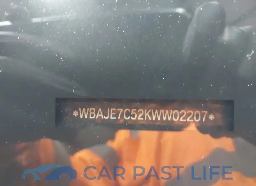 WBAJE7C52KWW02207# 18