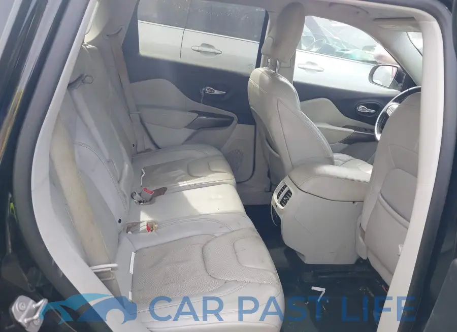 1C4PJLDB0KD419602# 8