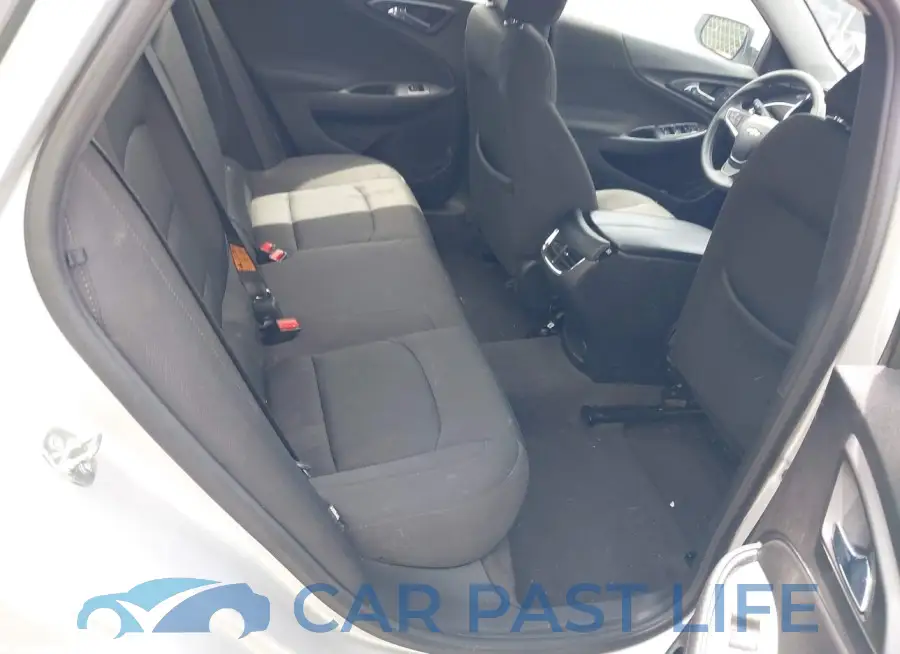 1G1ZD5ST6MF020104# 8