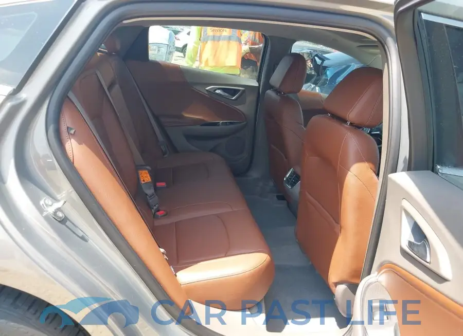 1G1ZD5ST3JF243812# 8