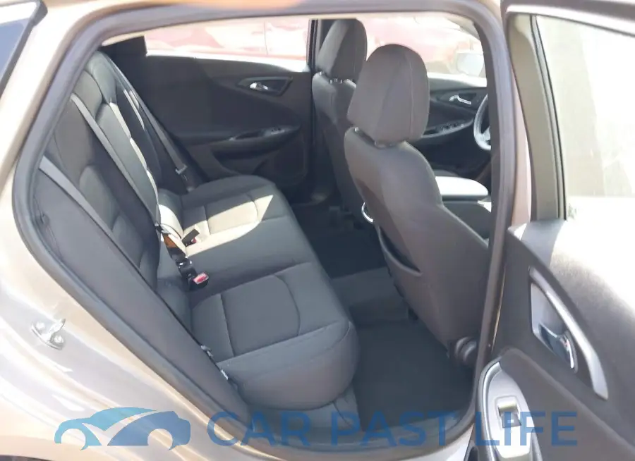 1G1ZD5ST3PF240983# 8