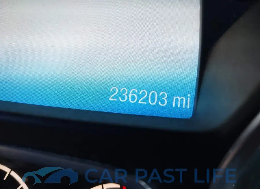1FMCU0J98EUB28755# 7
