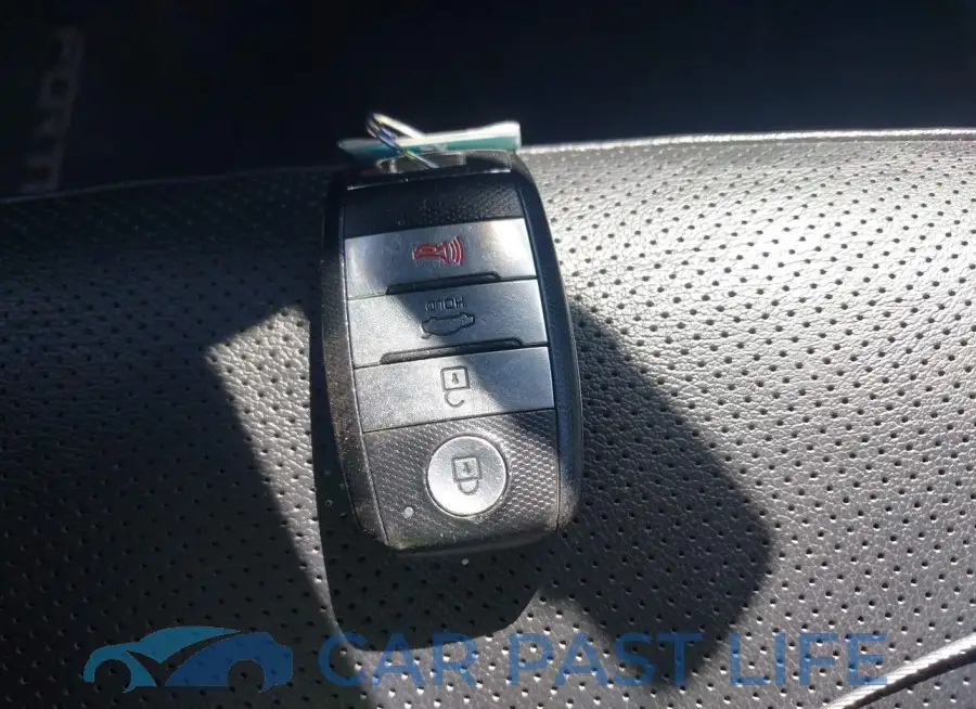 KNAFZ4A8XF5379173# 11