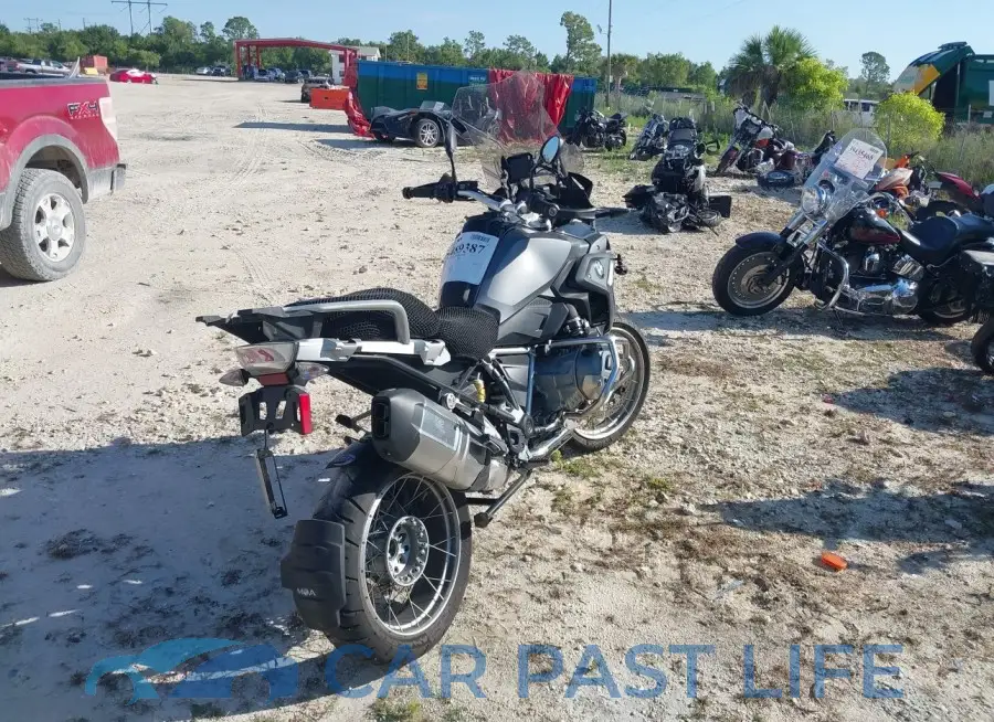 WB10A6101JZ657043# 4