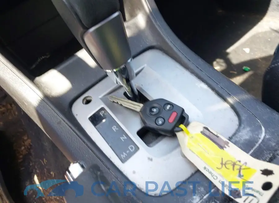 JF2GPAKC6E8203976# 11