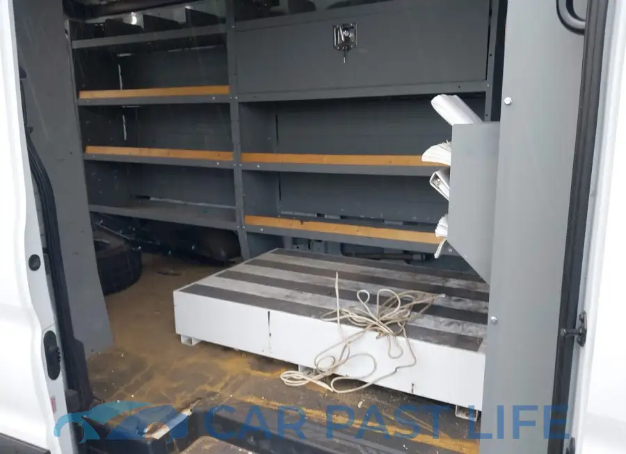 1FTYR2CM2KKB16651# 8