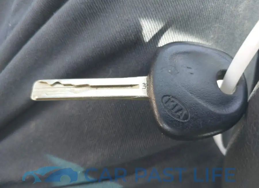 KNADM4A35G6647858# 11