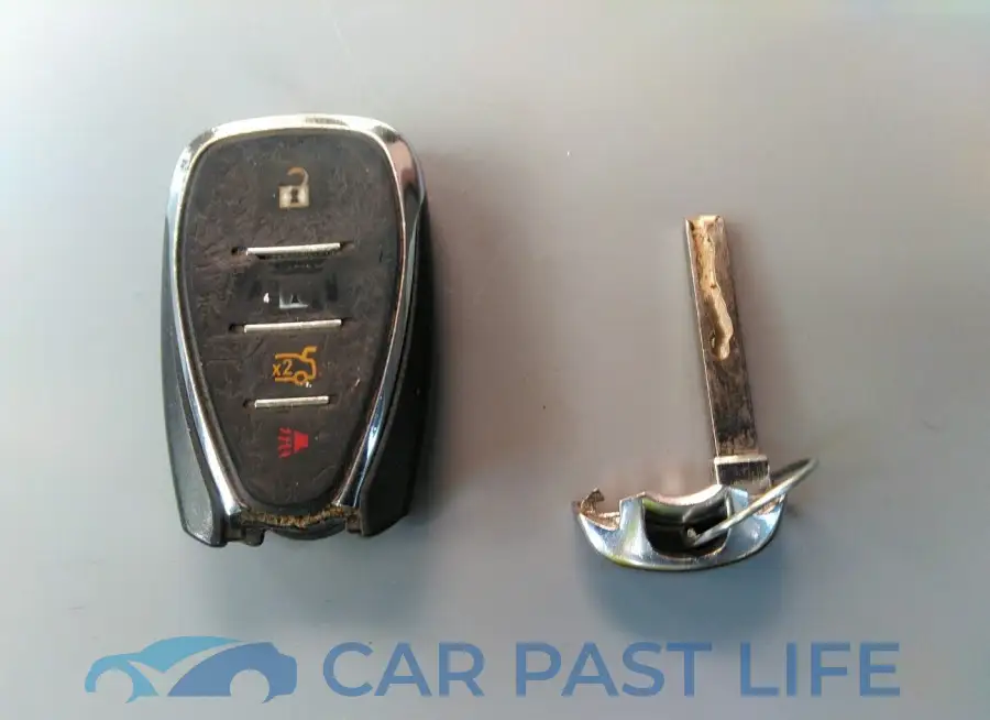 1G1ZB5ST9JF116780# 11