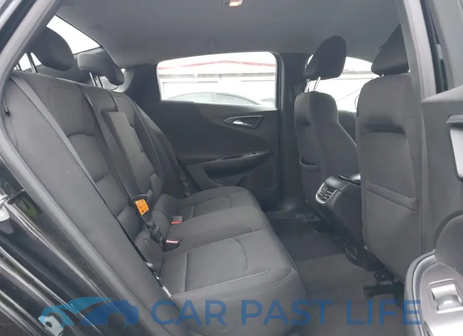 1G1ZD5ST0JF165117# 8