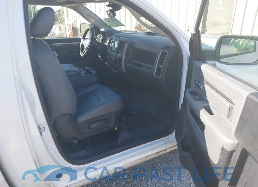 3C6JR7DT4FG660657# 5