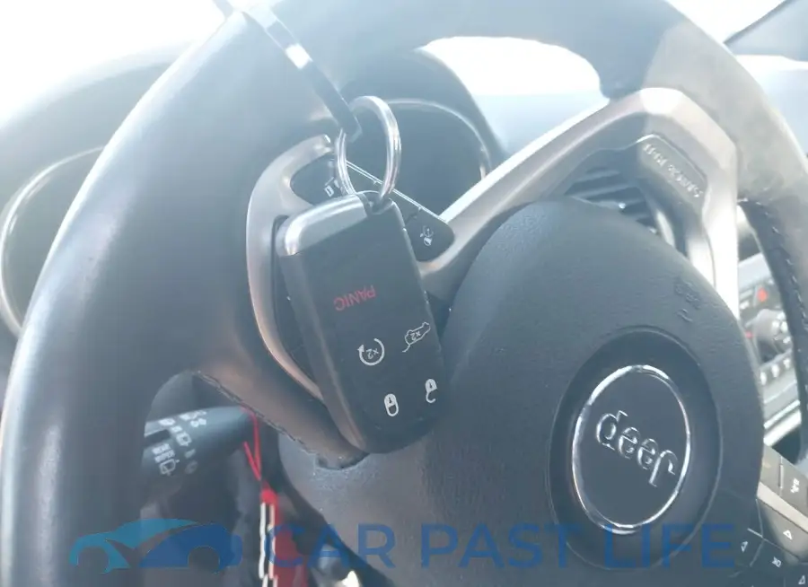 1C4RJFCG6JC306166# 11