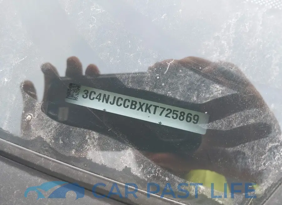 3C4NJCCBXKT725869# 9