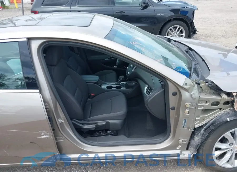 1G1ZD5ST2RF135810# 19