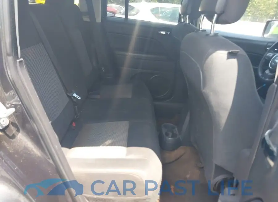 1C4NJPBB8ED740065# 8