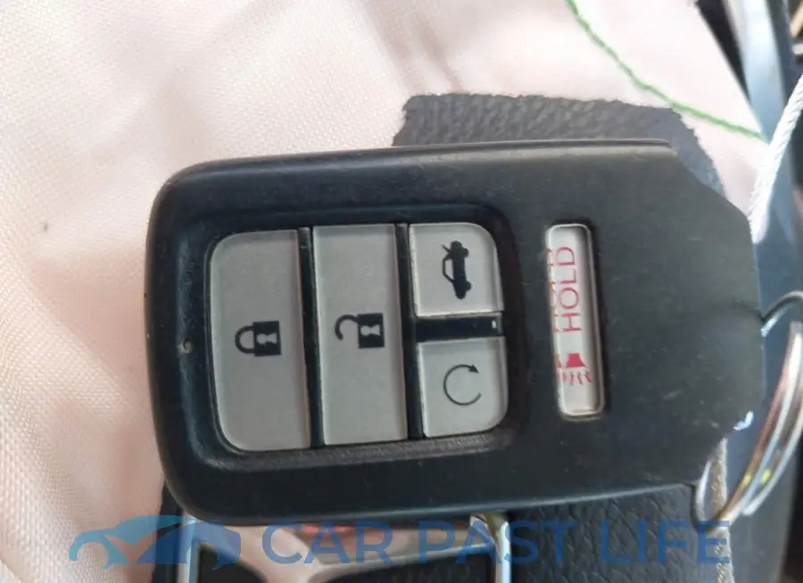 2HGFC1F30GH650897# 11