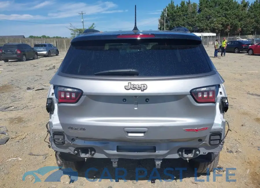 3C4NJDDB8MT503578# 17