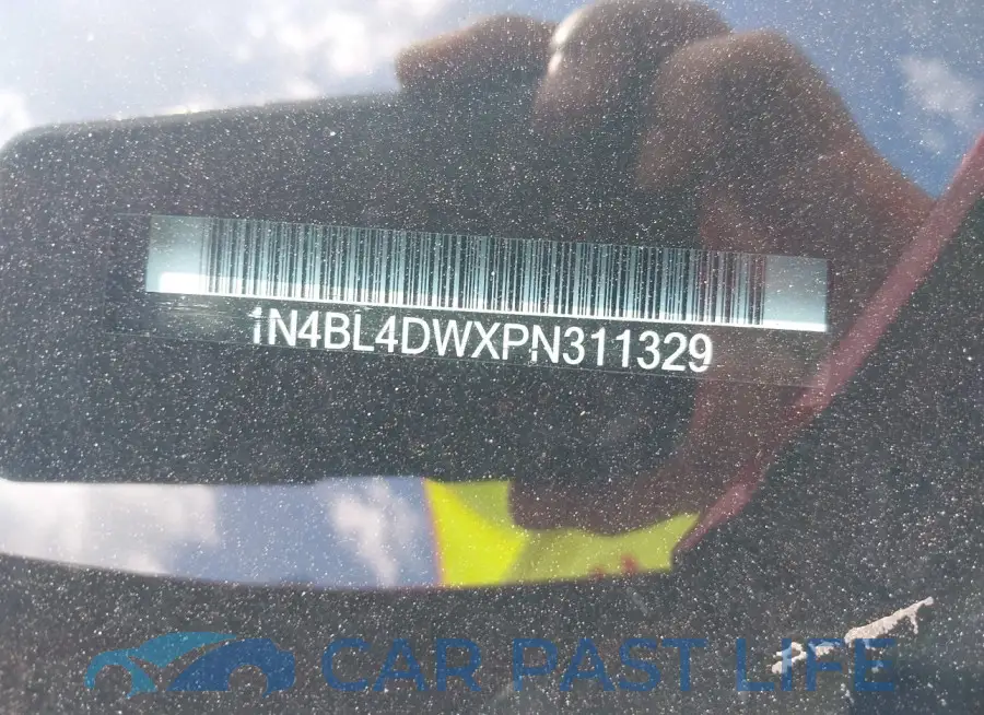 1N4BL4DWXPN311329# 9