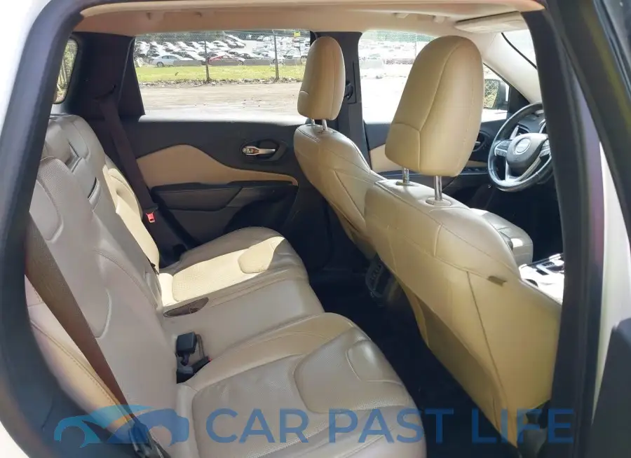 1C4PJLDS6FW670599# 8