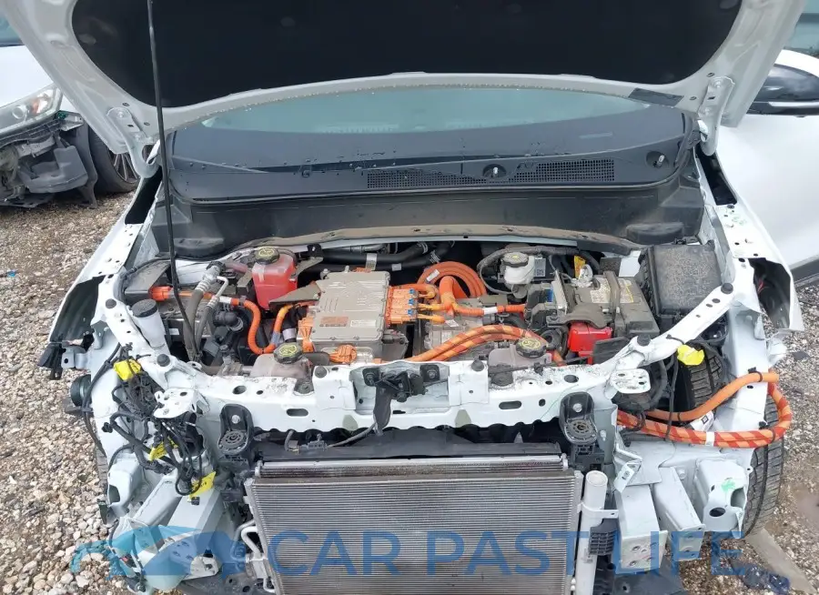 1G1FZ6S04N4116617# 10