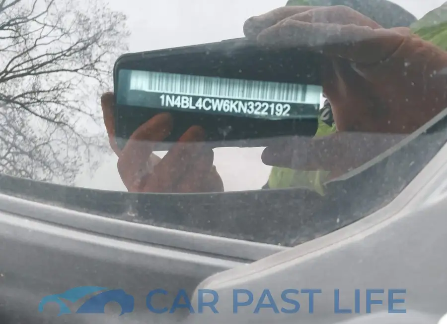 1N4BL4CW6KN322192# 9