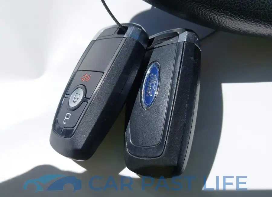 1FMCU9G62LUA80300# 11