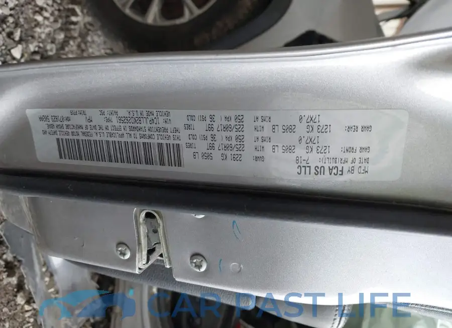 1C4PJLLB2KD262561# 9