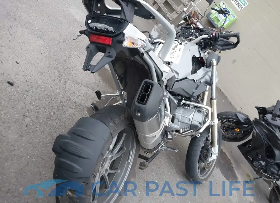 WB10A1104GZ670560# 6