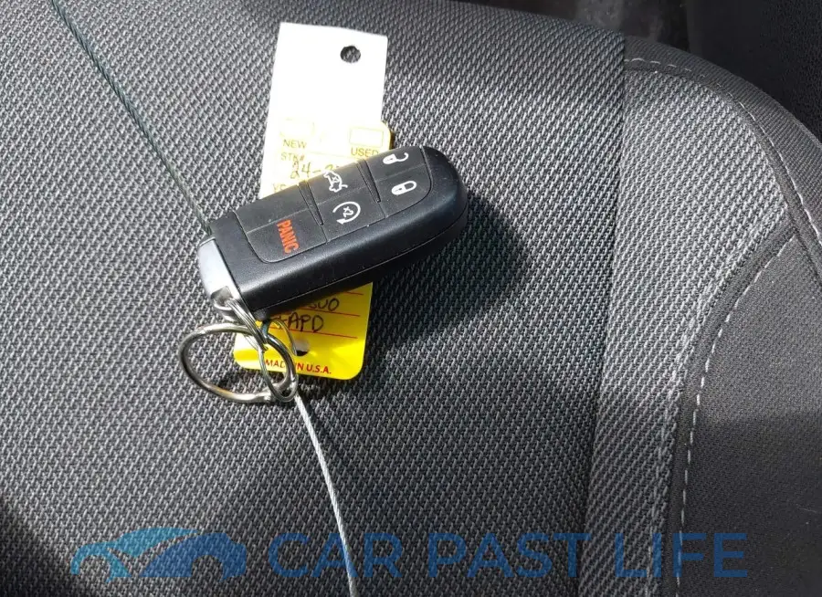 2C3CDXBG6LH241800# 11