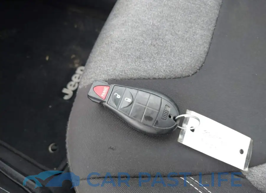 1C4PJLAB2FW695021# 11