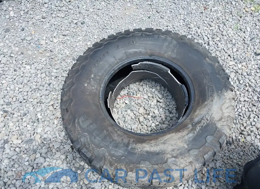 1C4HJXDG4KW509427# 12