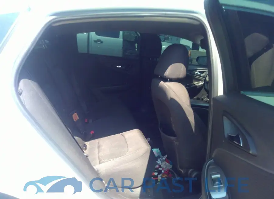 1G1ZB5ST2GF270076# 8