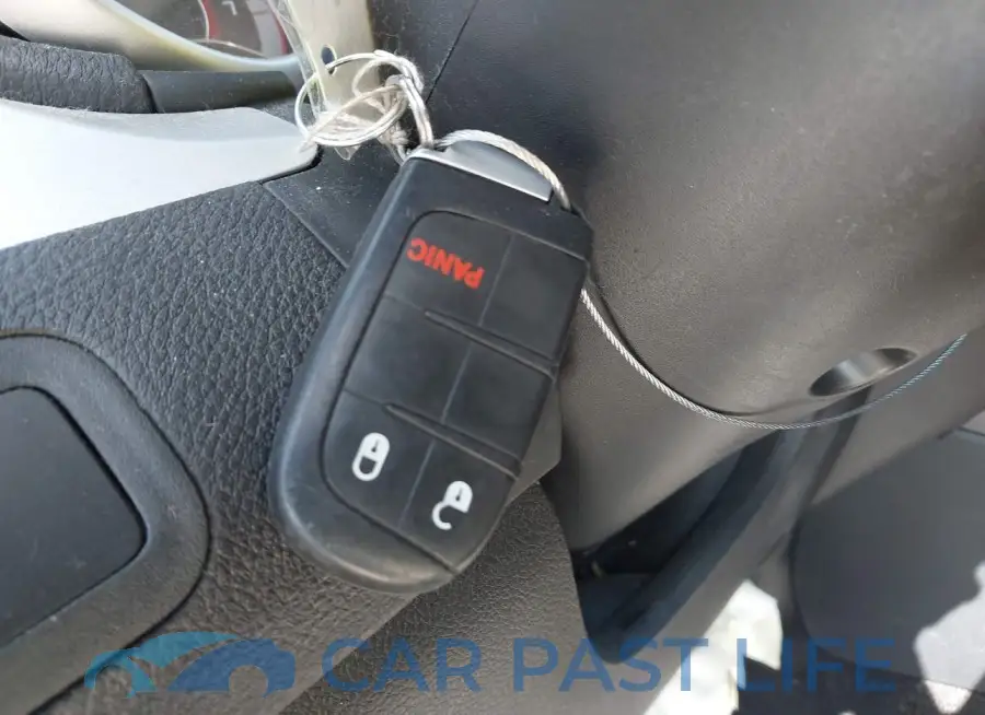 3C4PDCAB7LT275411# 11